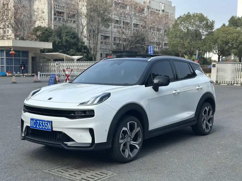 Lynk & Co 06 2023