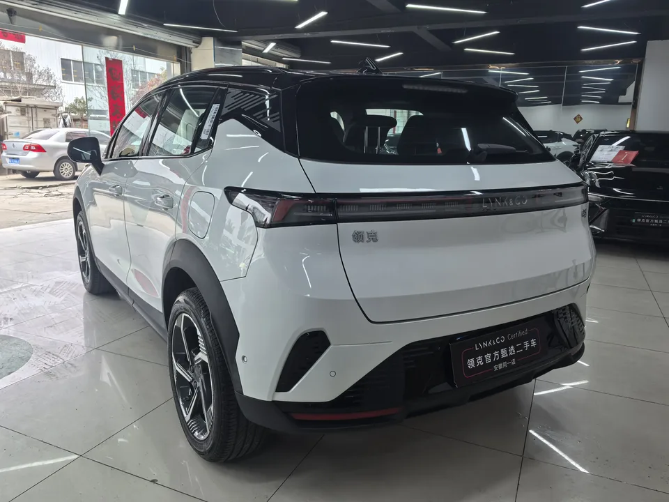Lynk & Co 06 Lynk & Co 06 2025 Renew 1.5T Halo 2025 — миниатюра 2
