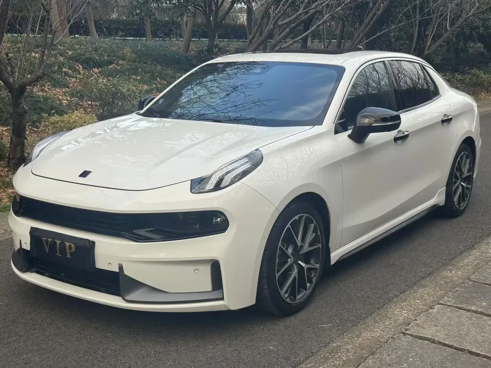 Lynk & Co 03 2022