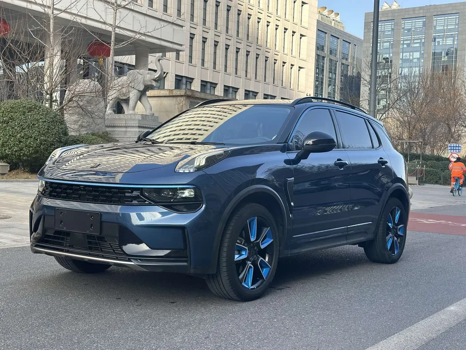 Lynk & Co 01 2022