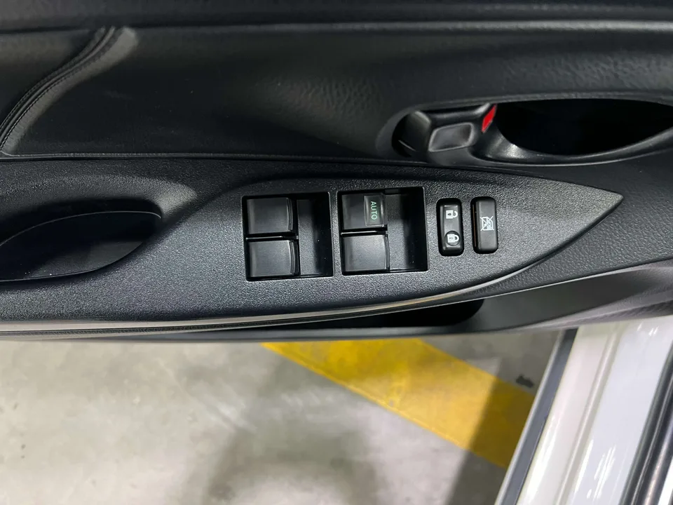 Toyota Yaris L YARiS L Zhixuan 2022 Zhixuan X 1.5L CVT leading PLUS version 2022 — миниатюра 5