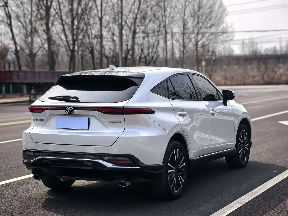 Toyota Venza 2.0L CVT 2WD Premium Edition 2022 — миниатюра 2