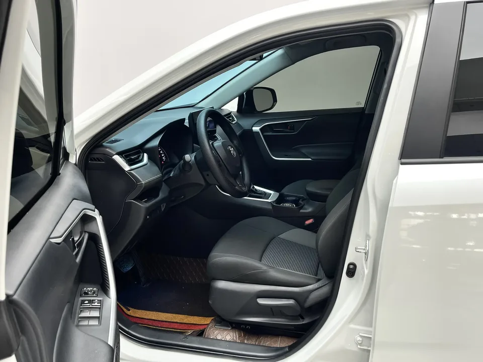 Toyota Willanda 2.0L two-wheel drive leading version 2023 — миниатюра 5