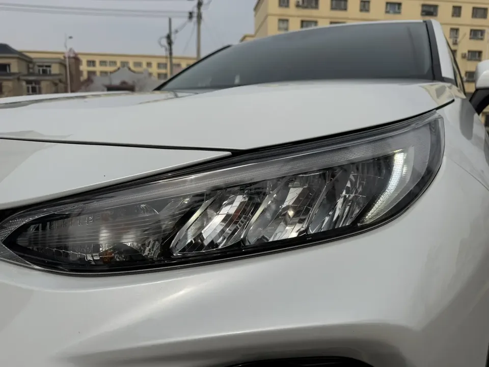 Toyota Willanda 2.0L two-wheel drive luxury PLUS version 2023 — миниатюра 3