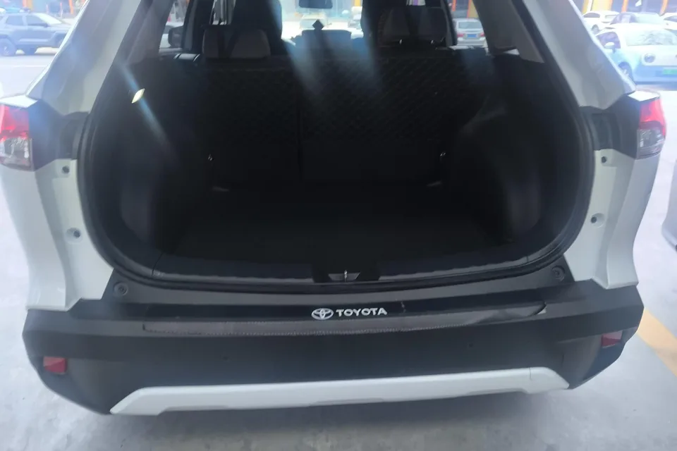 Toyota CorollaCross 2.0L CVT Pioneer Edition 2024 — миниатюра 5