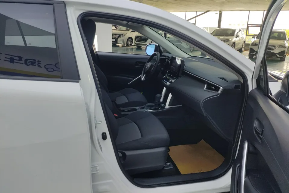 Toyota Frontlander Fenglanda 2022 2.0L CVT Leading Edition 2023 — thumbnail 4