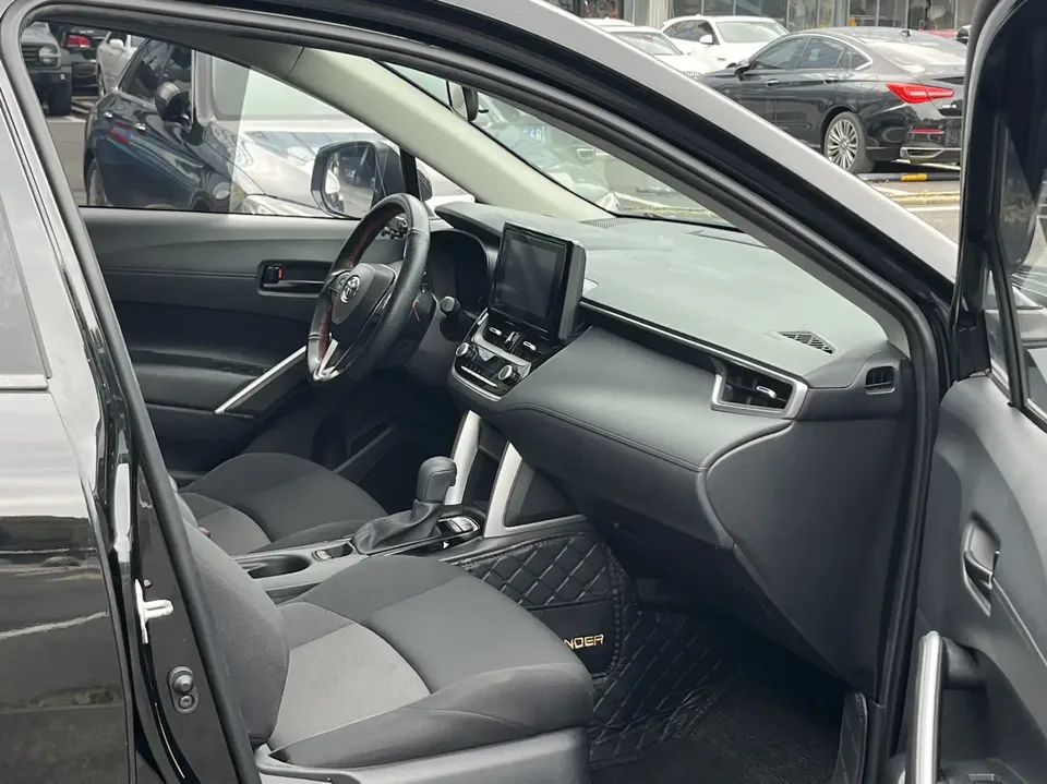 Toyota Frontlander 2.0L CVT Leading Edition 2022 — миниатюра 5
