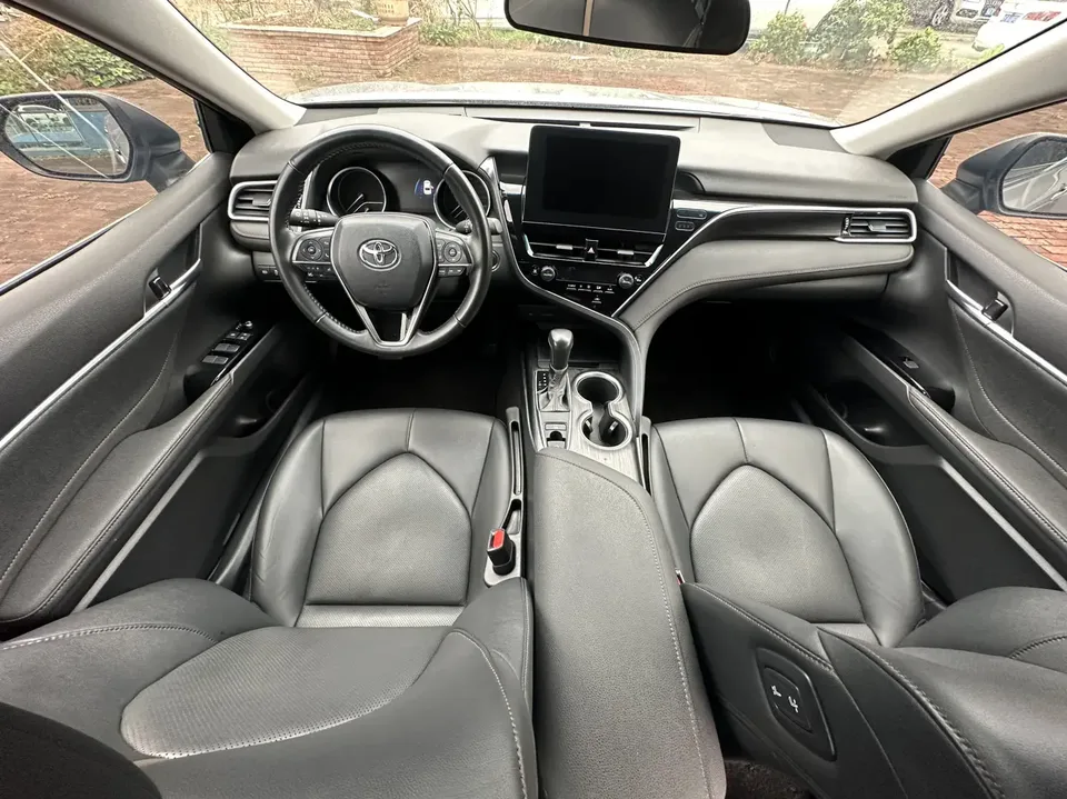 Toyota Camry 2.0G Deluxe Edition 2023 — миниатюра 5