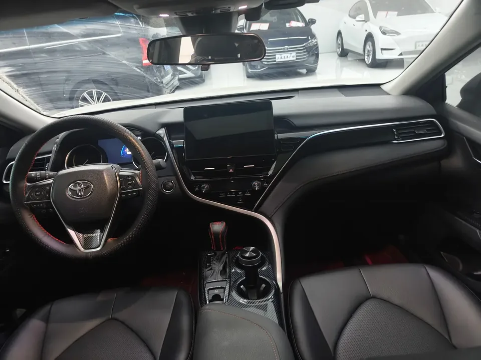 Toyota Camry 2.0G Deluxe Edition 2023 — миниатюра 4