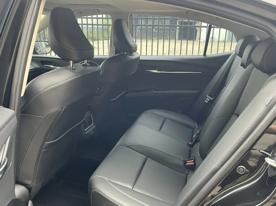 Toyota Camry 2.0GVP Deluxe Edition 2025 — миниатюра 4