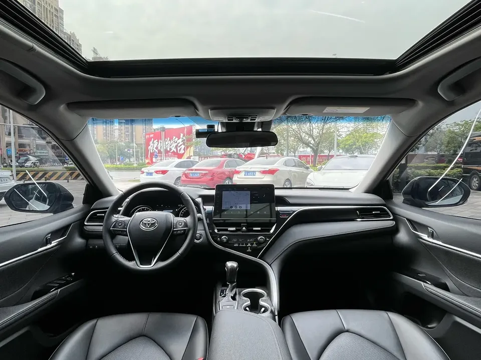 Toyota Camry 2.0G Deluxe Edition 2024 — миниатюра 3