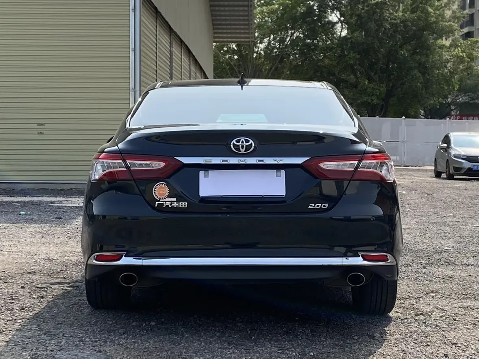 Toyota Camry 2.0G Deluxe Edition 2023 — миниатюра 2