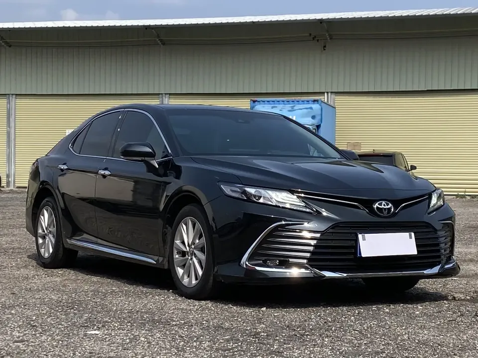 Toyota Camry 2.0G Deluxe Edition 2023 — миниатюра 3