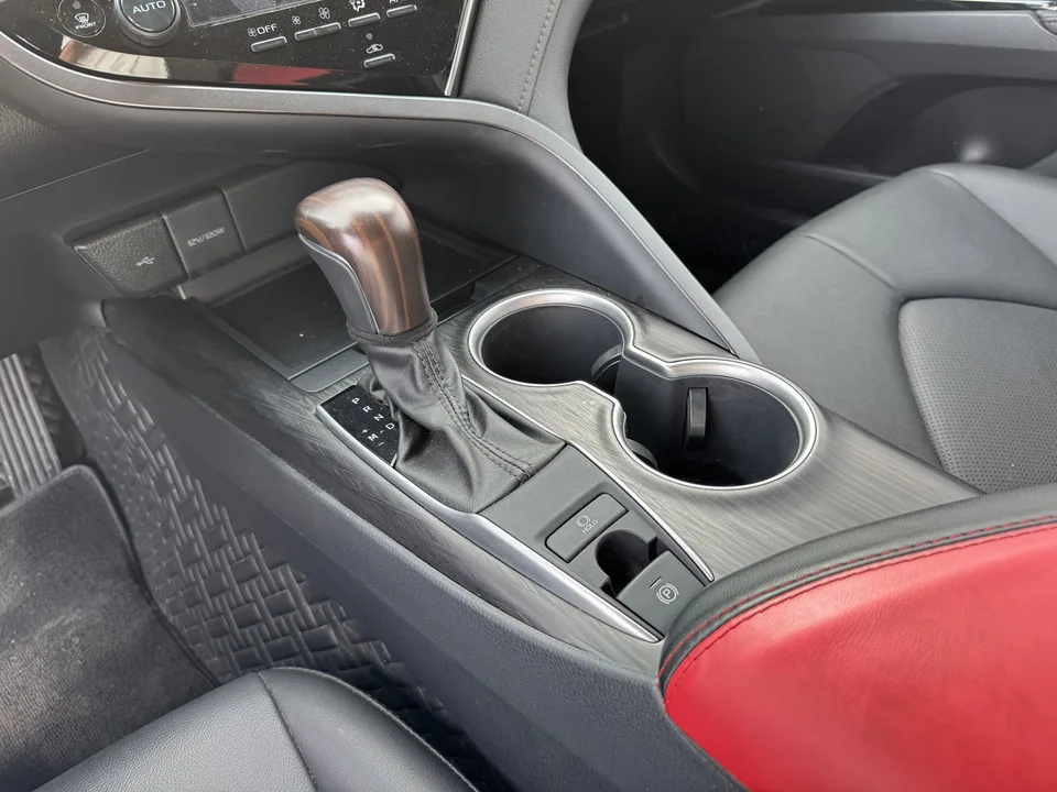 Toyota Camry 2.0GVP Leading Edition 2023 — миниатюра 3
