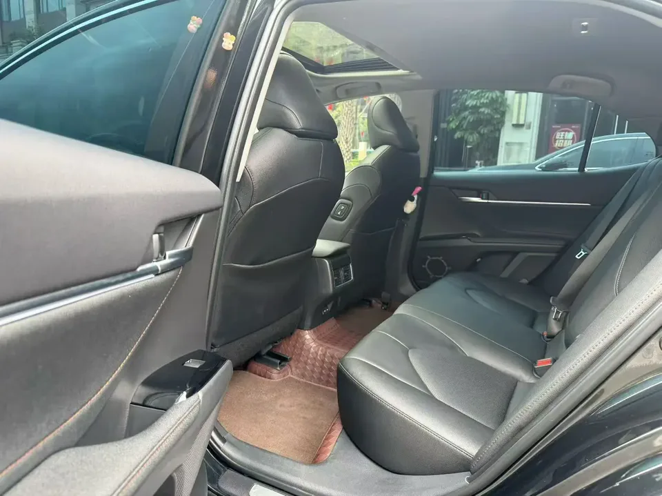 Toyota Camry 2.0G Deluxe Edition 2024 — миниатюра 2