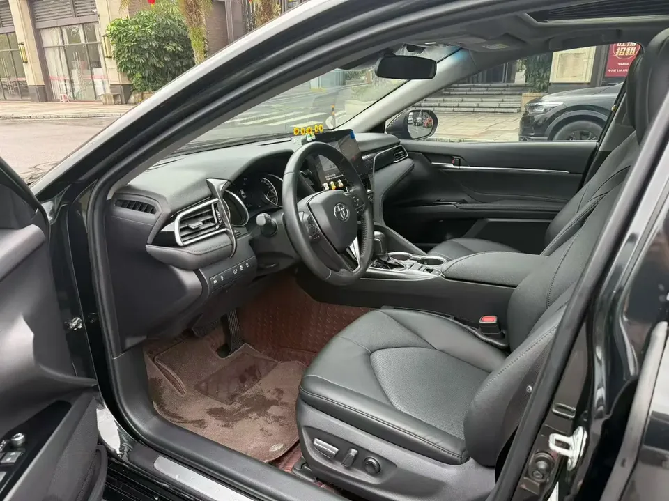 Toyota Camry 2.0G Deluxe Edition 2024 — миниатюра 4