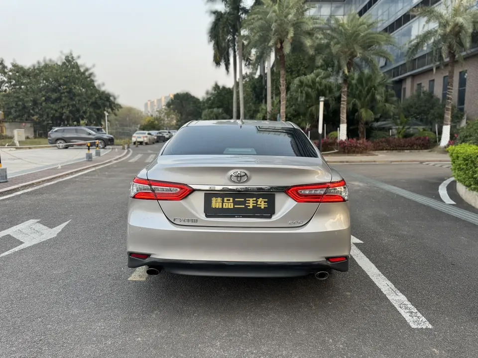 Toyota Camry 2.0GVP Leading Edition 2023 — миниатюра 5