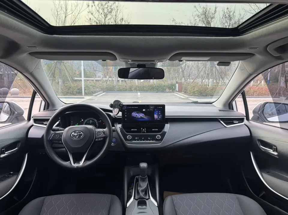 Toyota Corolla Corolla 2023 Intelligent Electric Hybrid Dual Engine 1.8L E-CVT Pioneer Edition 2023 — thumbnail 5