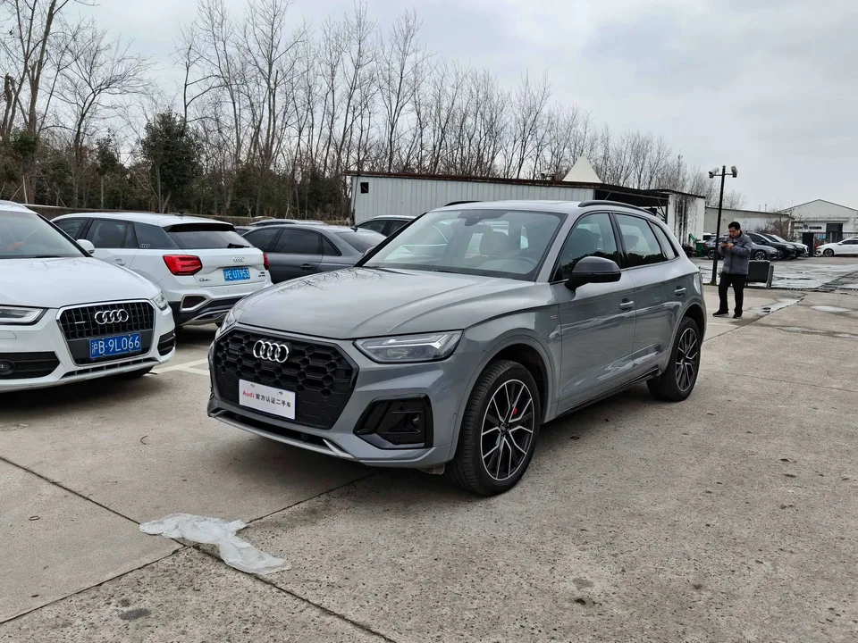 Audi Q5L Q5L 2025 Audi Q5L 2025 40TFSI Luxury Dynamic Edition 2025 — photo 1, buy with delivery to Moscow