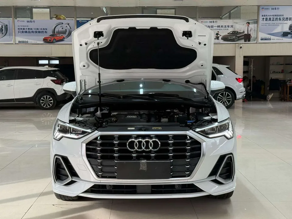 Audi Q3 Audi Q3 2022 35 TFSI Fashionable and Dynamic 2022 — миниатюра 2