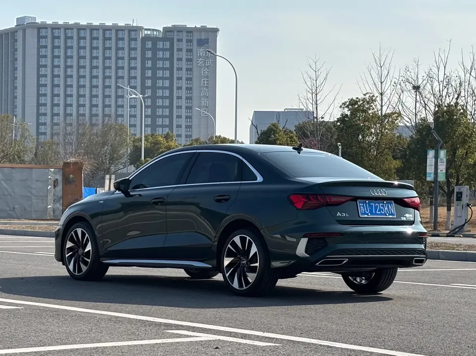 Audi A3 Audi A3 2024 A3L Limousine 35 TFSI Fashion Sports 2024 — миниатюра 2