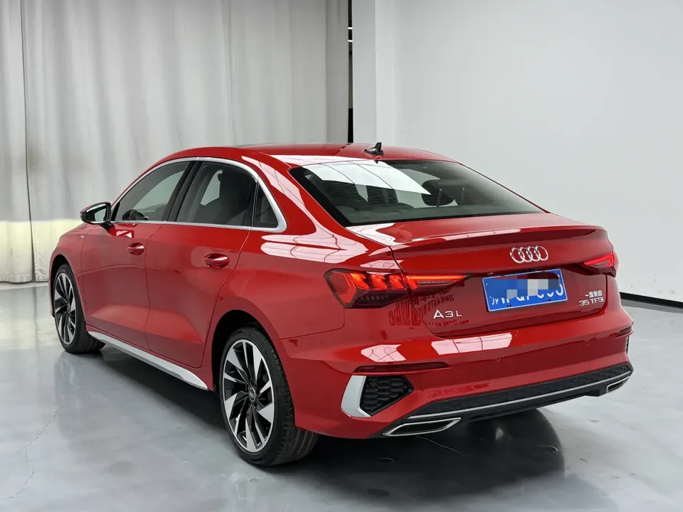 Audi A3 A3L Limousine 35 TFSI Fashion Sports 2023 — миниатюра 4