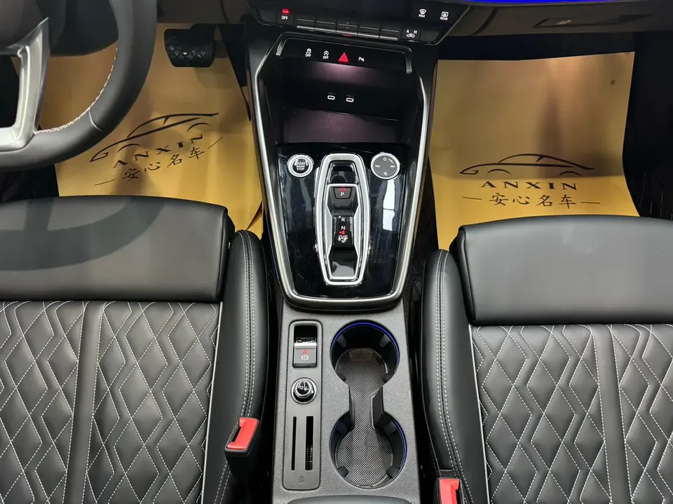 Audi A3 Audi A3 2025 A3L Limousine 35 TFSI Flying Spur Premium Edition 2025 — миниатюра 3