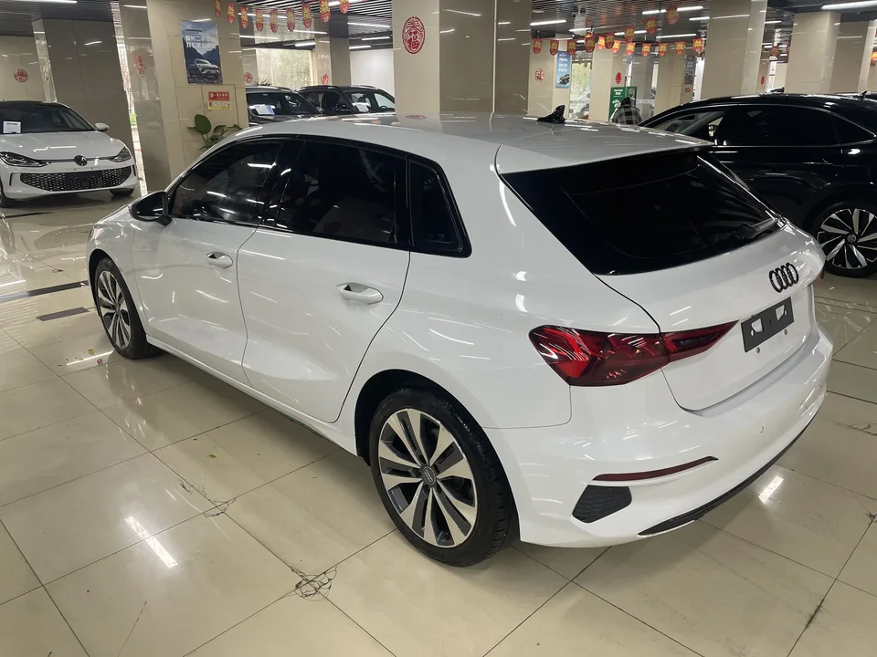 Audi A3 Sportback 35 TFSI Enterprising and Elegant Model 2022 — миниатюра 2