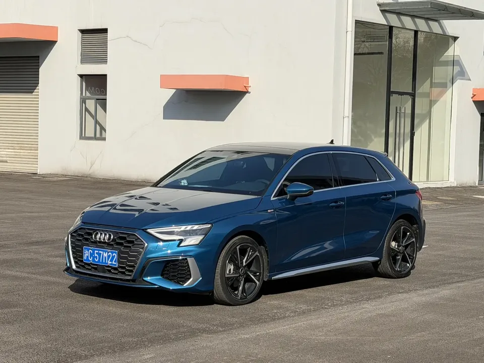 Audi A3 Sportback 35 TFSI stylish and sporty 2022 — фото 1, купить с доставкой в Москву