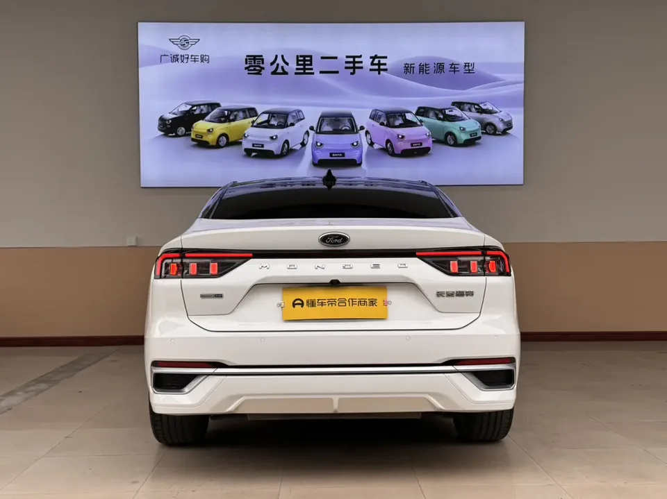 Ford Mondeo facelift EcoBoost 245 luxury model 2022 — миниатюра 2