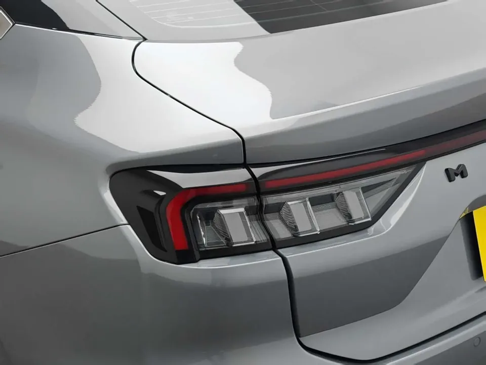 Ford Mondeo Mondeo EcoBoost 180 Luxury 2023 — миниатюра 4