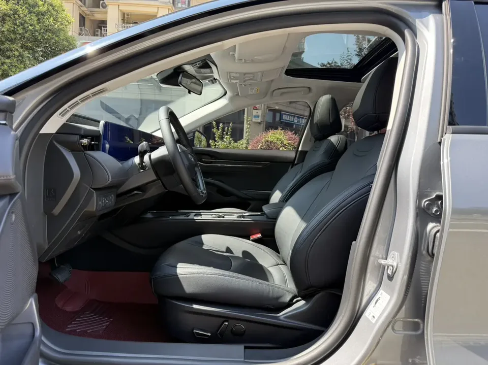 Ford Mondeo Mondeo EcoBoost 245 Luxury 2024 — миниатюра 4