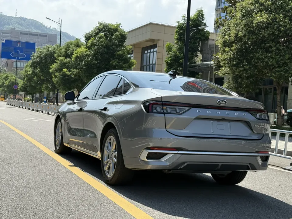 Ford Mondeo Mondeo EcoBoost 245 Luxury 2024 — миниатюра 5