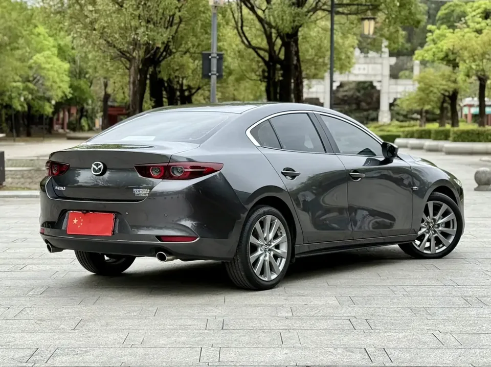 Mazda Axela 2.0L automatic quality version 2024 — миниатюра 2