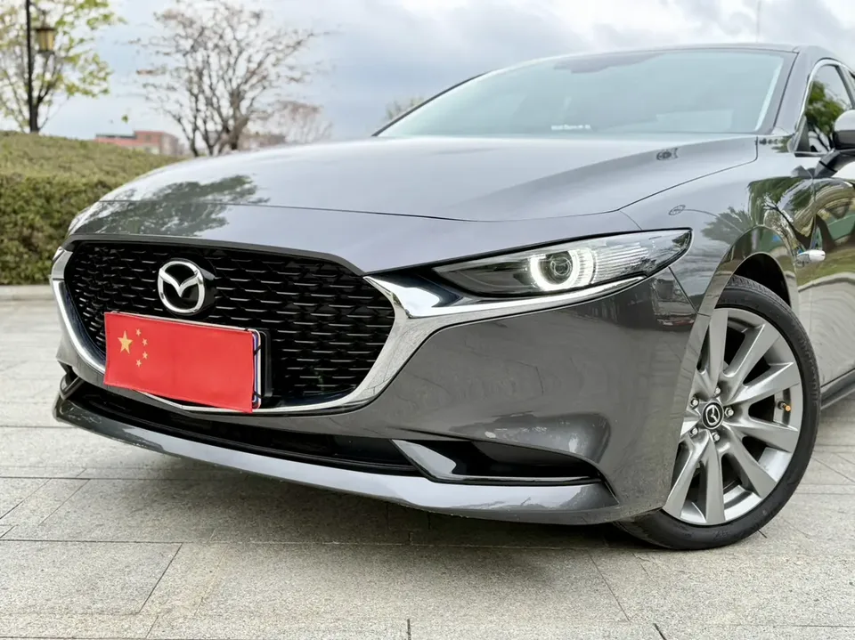 Mazda Axela 2.0L automatic quality version 2024 — миниатюра 3
