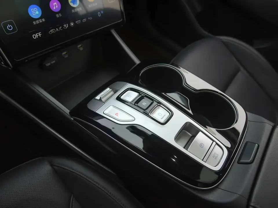 Hyundai tucson l Tucson 2023 Tucson L 1.5T DLX 2WD Luxury Edition 2023 — миниатюра 4