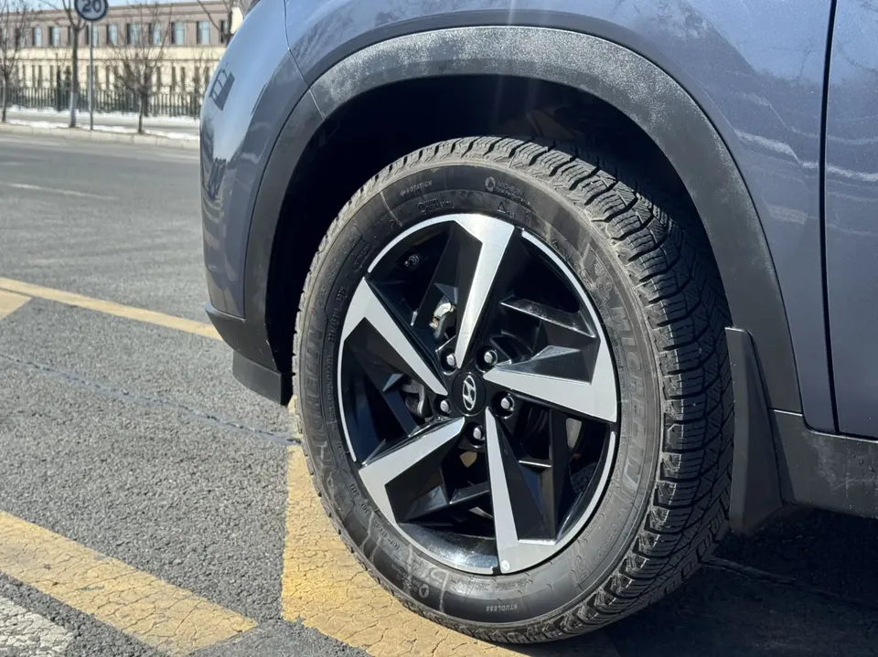 Hyundai ix35 Hyundai ix35 2021 240T GDi DCT 2WD Leading Edition GLS 2022 — миниатюра 2