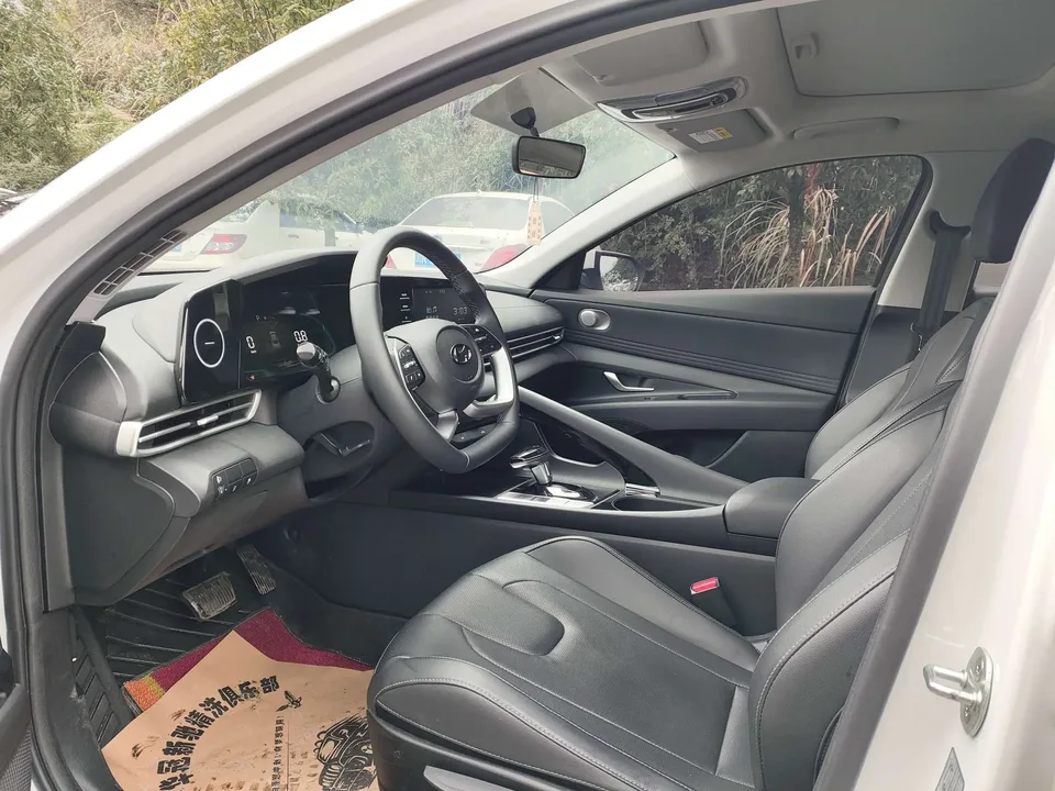 Hyundai Elantra 1.5L CVT GLX Elite Edition 2023 — миниатюра 5