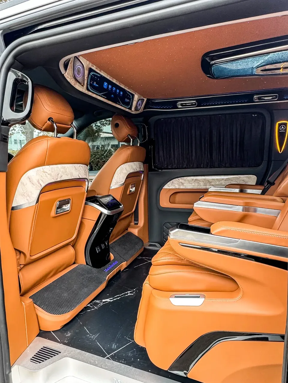Mercedes-Benz Vito Vito 2023 2.0T Business Edition 7 Seaters 2024 — thumbnail 3