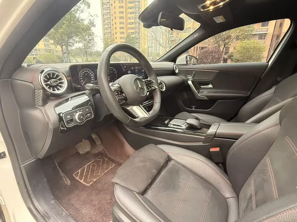 Mercedes-Benz Mercedes Benz A Class second facelift A 200 L fashion version 2024 — миниатюра 4