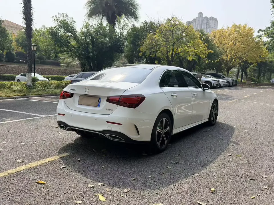 Mercedes-Benz Mercedes Benz A Class Mercedes-Benz A-Class 2024 A 200 L Fashion Edition 2024 — миниатюра 3