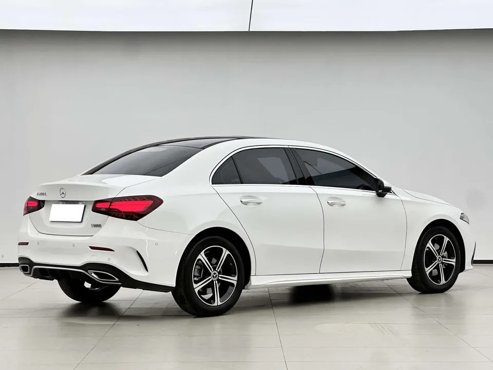 Mercedes-Benz Mercedes Benz A Class Mercedes-Benz A-Class 2024 A 200 L Fashion Edition 2025 — миниатюра 2