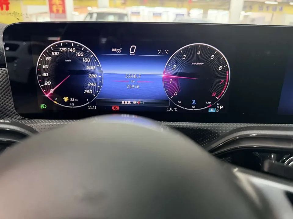 Mercedes-Benz Mercedes Benz A Class Mercedes-Benz A-Class 2023 A 180 L 2023 — миниатюра 2