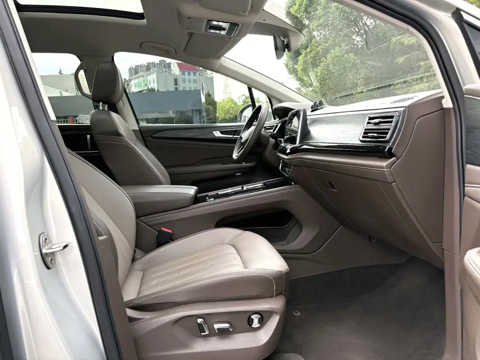 Volkswagen Weiran Weiran 2023 330TSI Business Edition 2023 — миниатюра 4