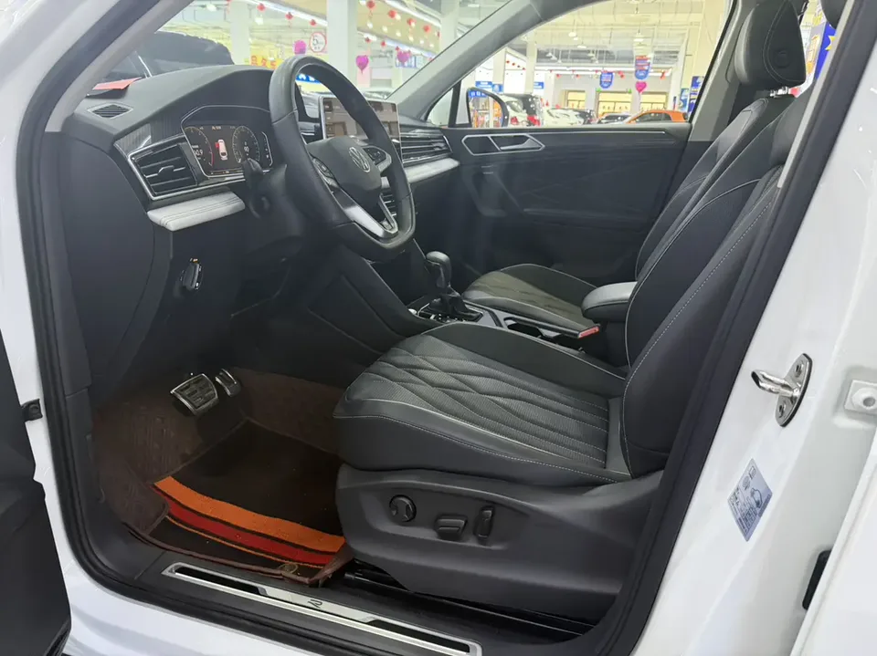 Volkswagen Tiguan L Tiguan L 2024 330TSI 2WD R-Line Enjoy Edition 2024 — миниатюра 5