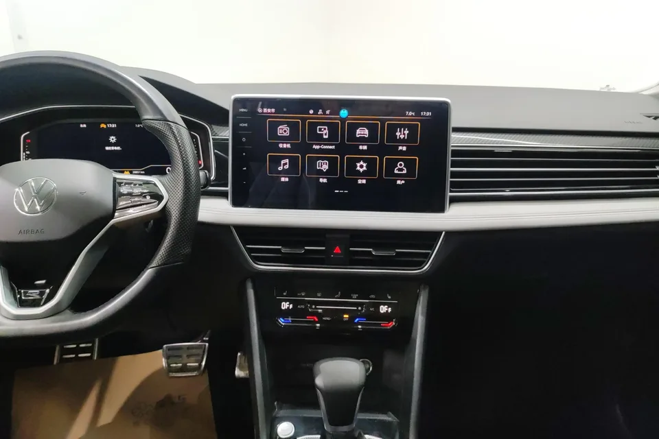 Volkswagen Tiguan L Tiguan L 2023 facelift 330TSI 2WD R-Line Enjoy Edition 2023 — thumbnail 3