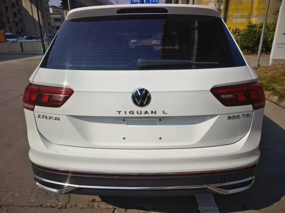 Volkswagen Tiguan L 300TSI 2WD Intelligent Edition 2023 — миниатюра 2