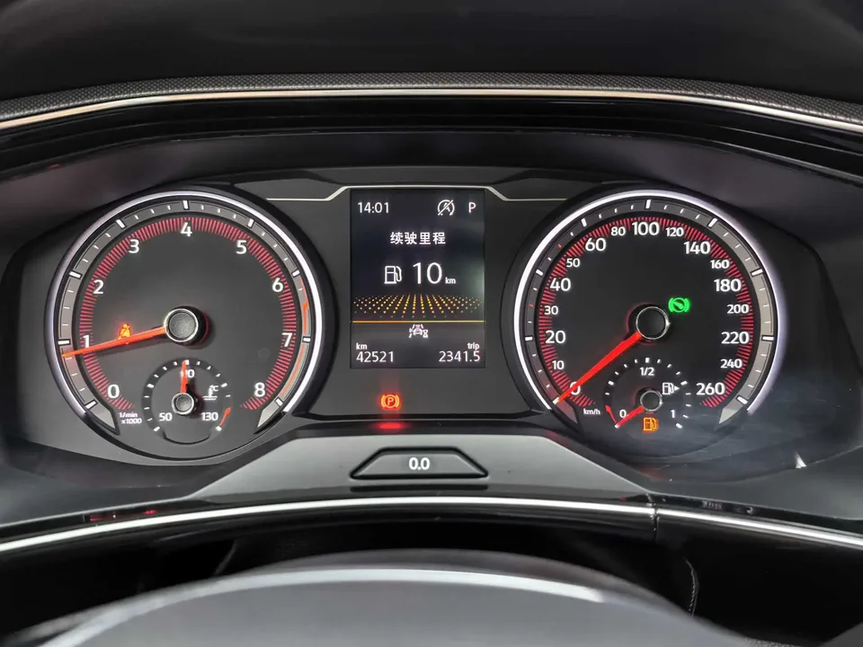 Volkswagen Tayron 330TSI 2WD Luxury Smart Edition 2022 — миниатюра 3