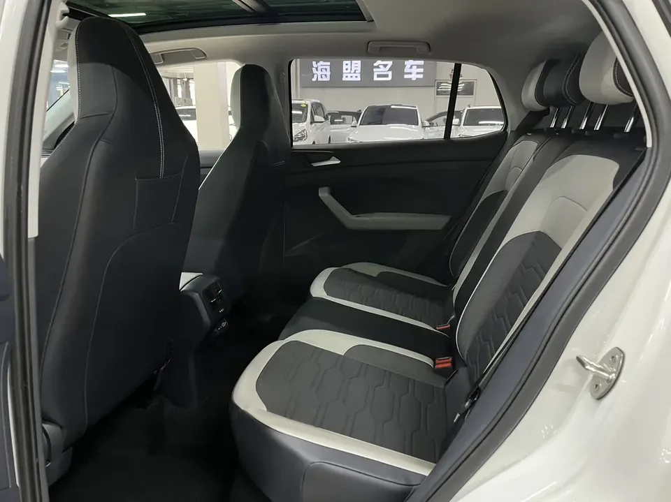Volkswagen Tharu tuyue 2025 New 1.5L Sharp Edition 2025 — thumbnail 5