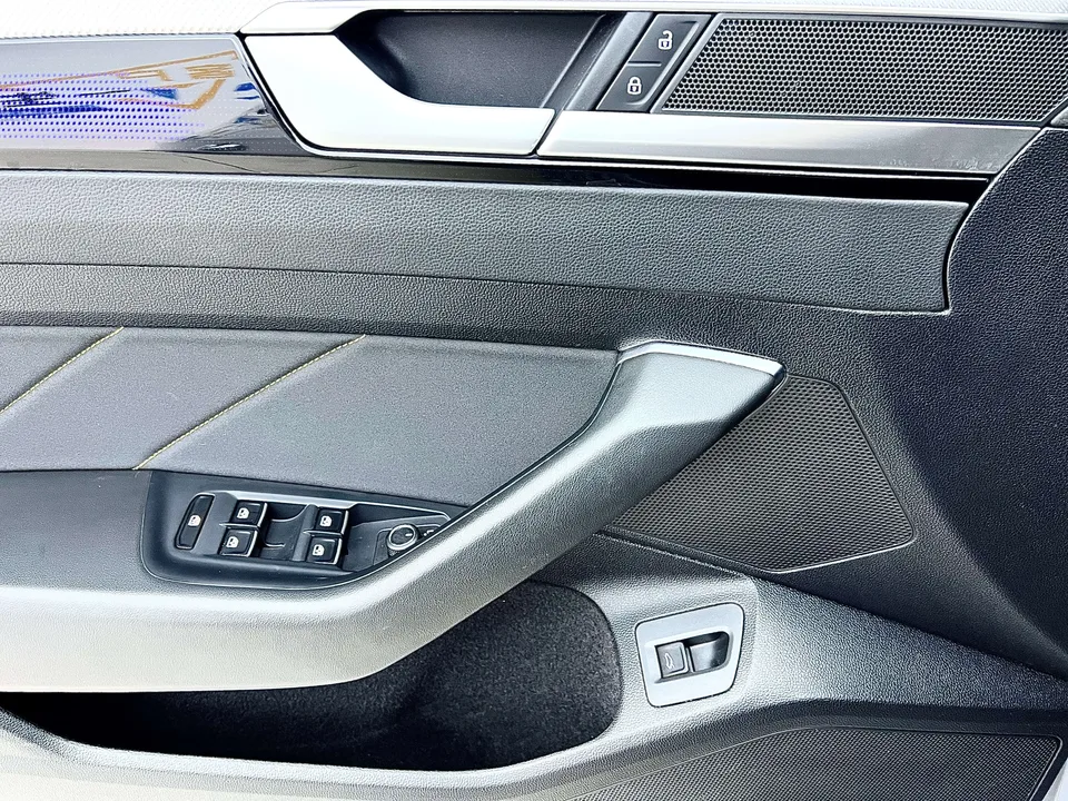 Volkswagen Arteon CC 2023 Volkswagen CC 2023 380TSI Eye-catching Edition 2023 — thumbnail 2